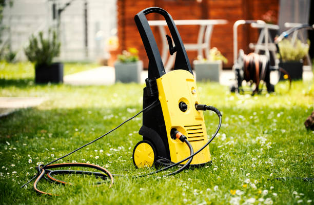 Best Pool Deck Cleaning  in Azusa, CA